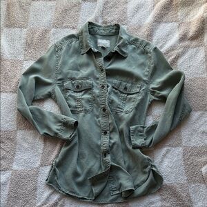 American Eagle Button-Up Shirt